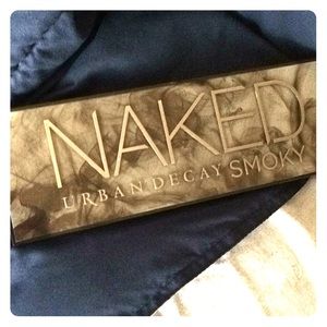 Urban Decay Naked 4 Smoky Palette